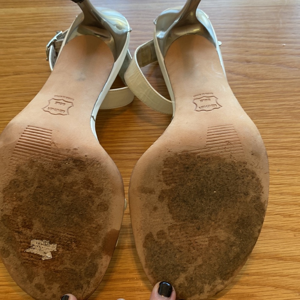 STUART WEITZMAN High Heel Patent White & Silver Ankle Strap Sandals Sz 8-1/2M - Picture 7 of 13